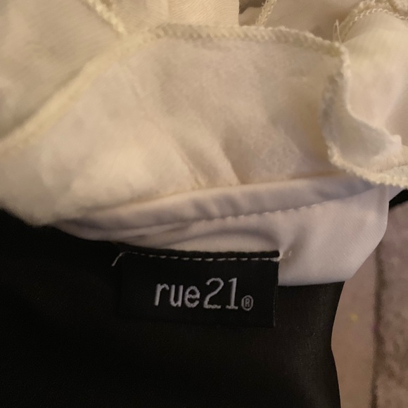 ♥️Off -white cocktail dress - Picture 3 of 3